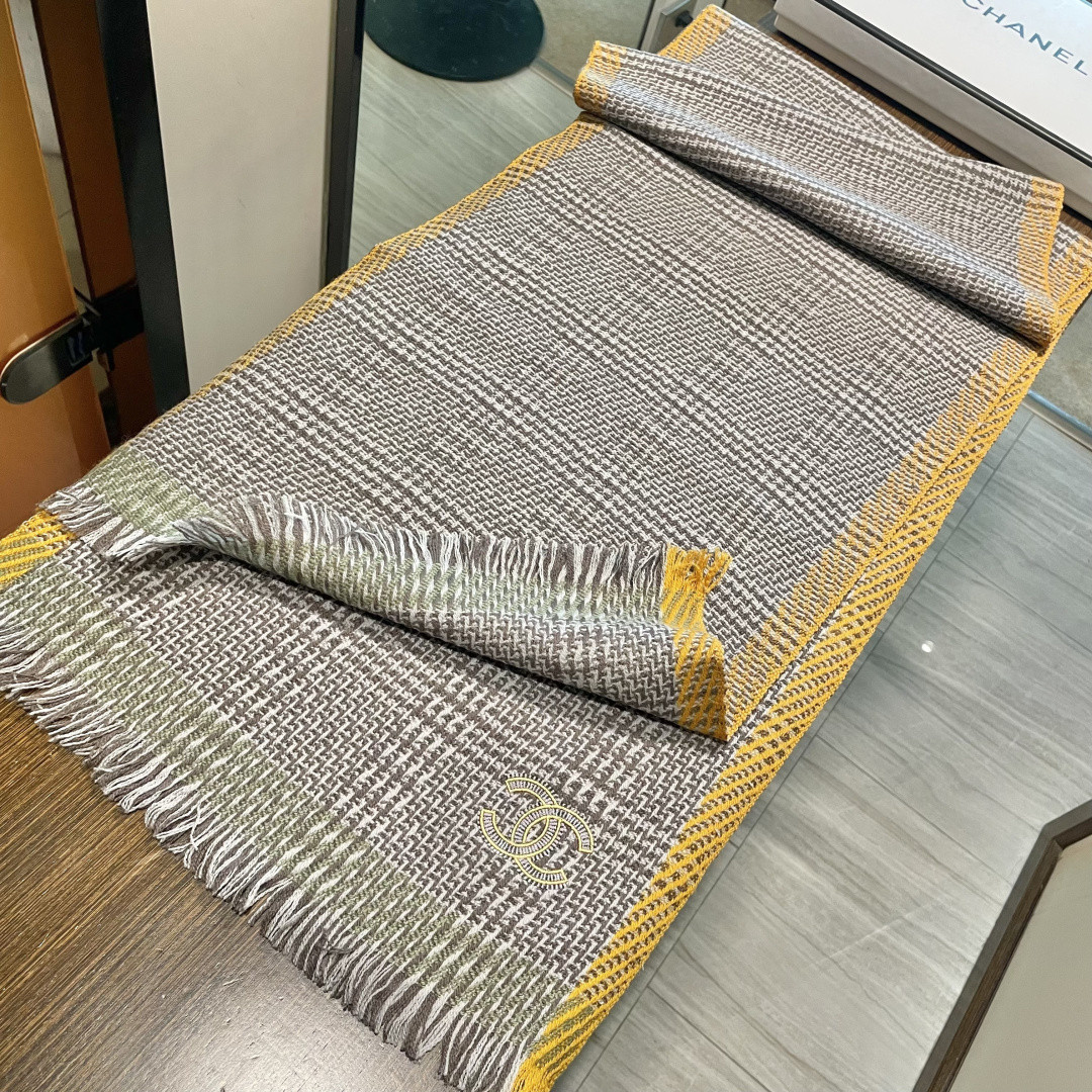 Ch**el scarf 38x200cm 100% wool