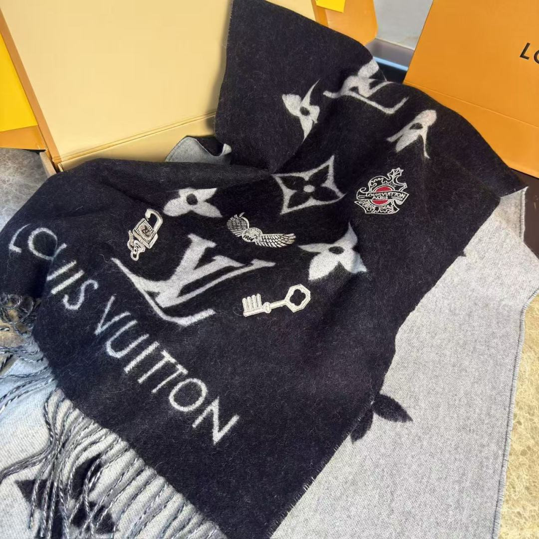 L0vis Vvtt0n Wild Reykjavik scarf 45x170cm 100% cashmere