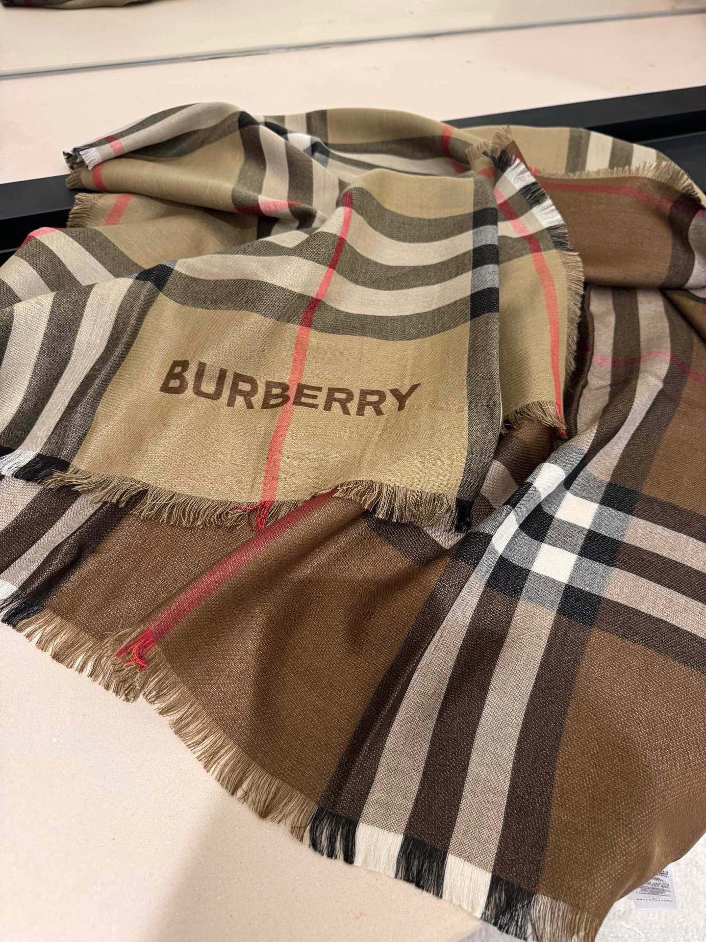 Bv*b*rry scarf 70x220cm