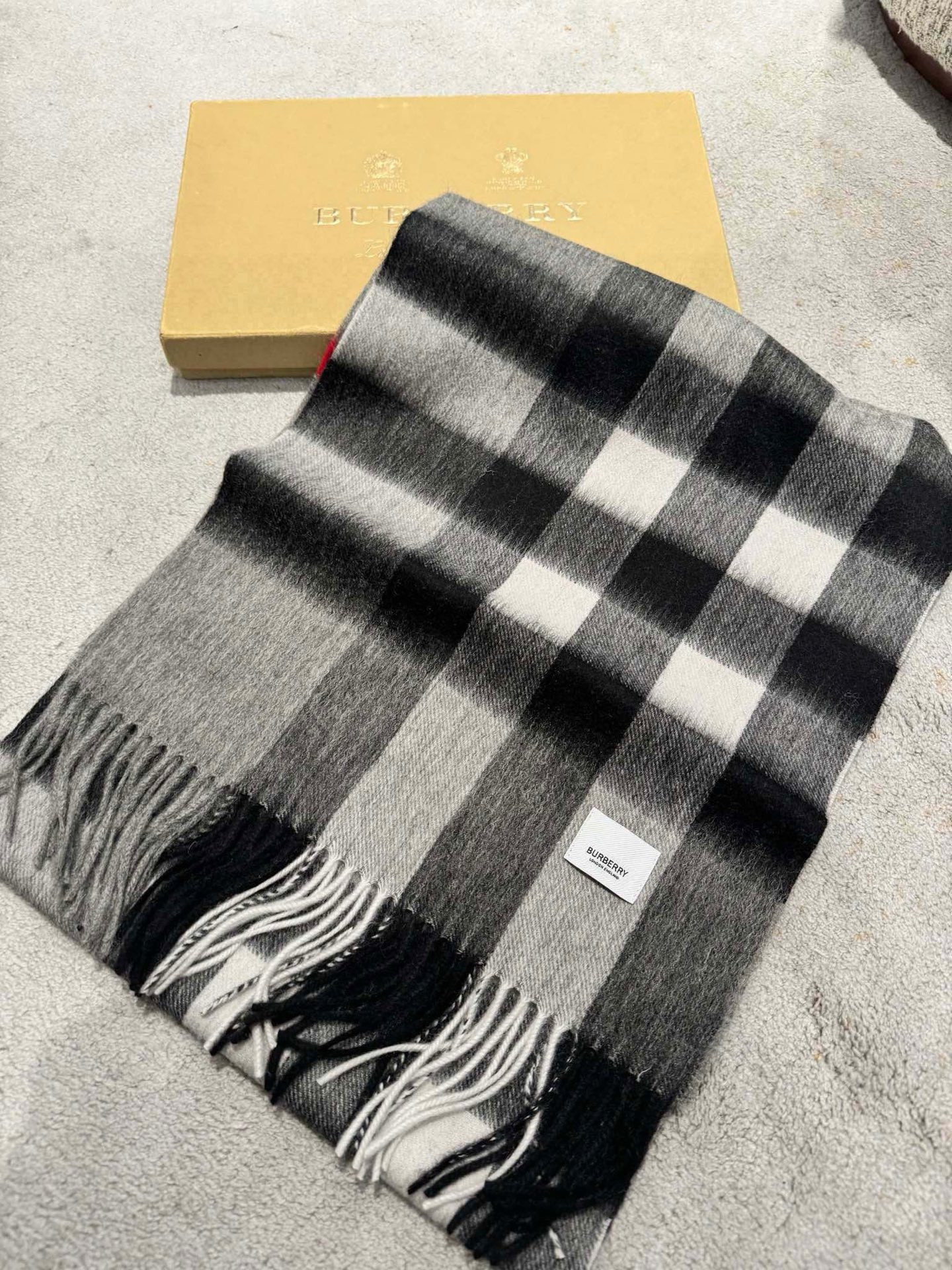 Bv*b*rry scarf 35x180cm