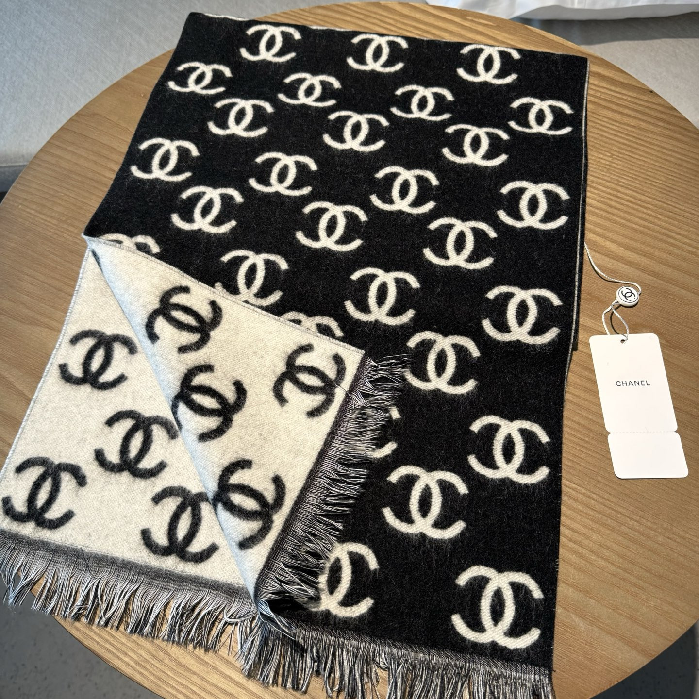Ch**el scarf 35x180cm 92% wool 8% cashmere