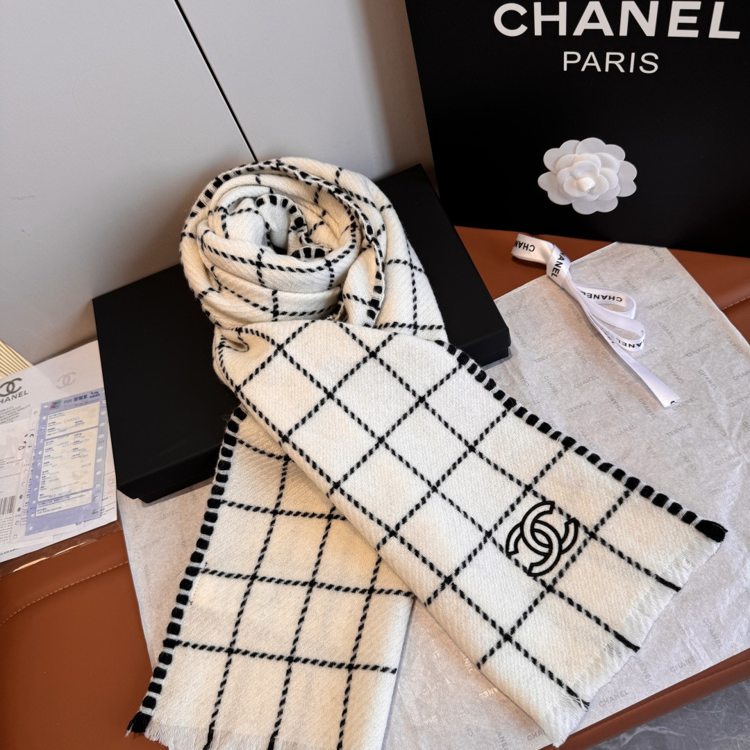 Ch**el scarf 38x185cm 100% cashmere