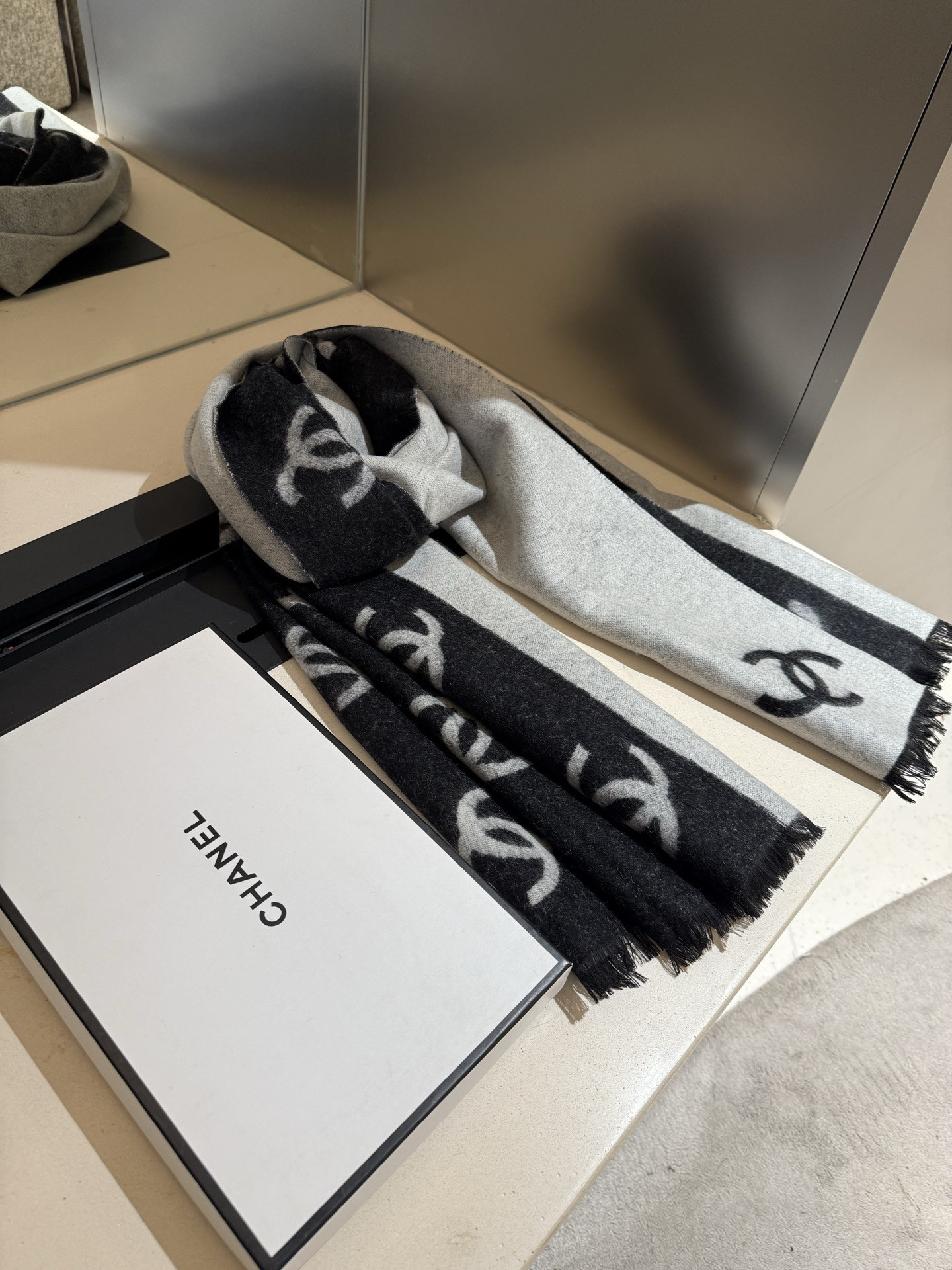 Ch**el scarf 70x205cm