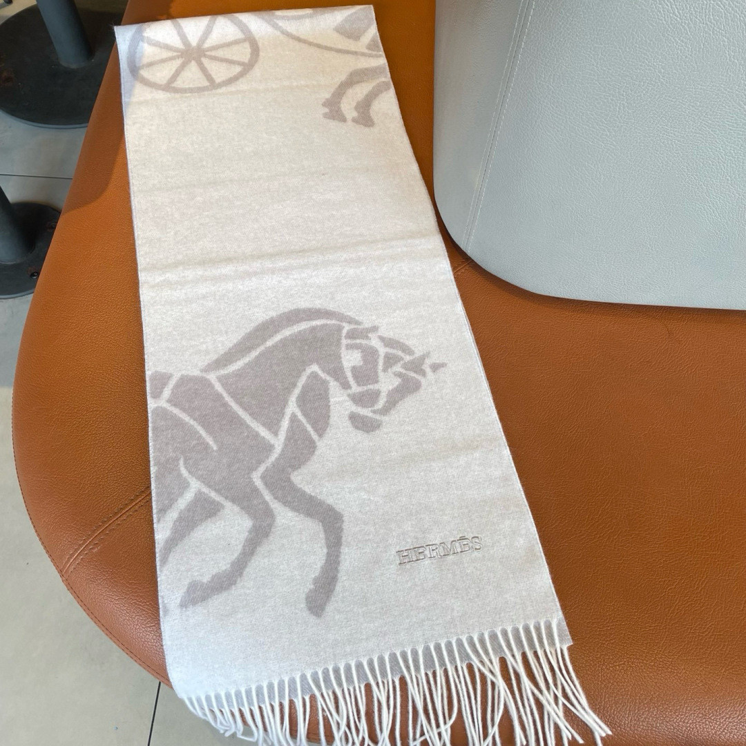 H**me5 scarf 30x180cm