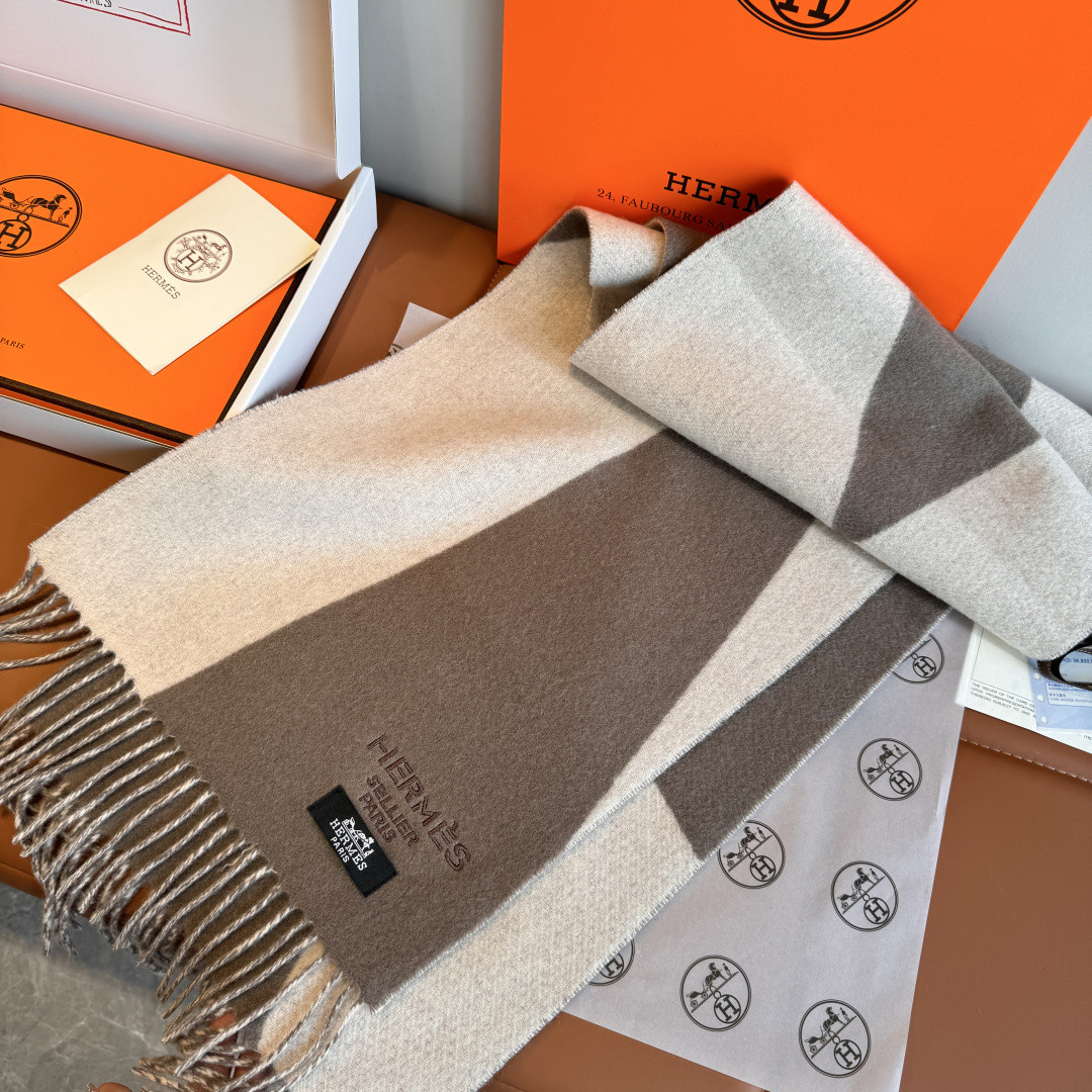 H**me5 scarf 30x180cm