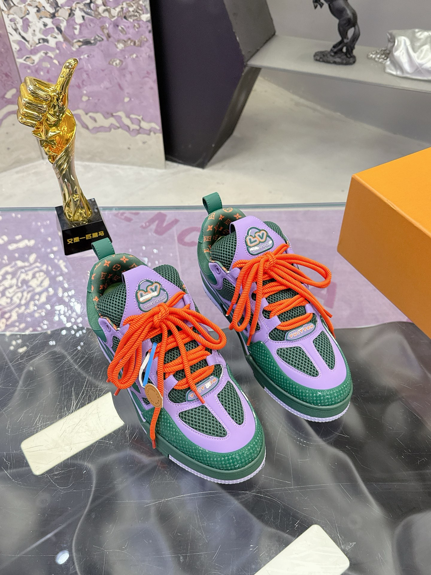 UA LV Skate Sneaker