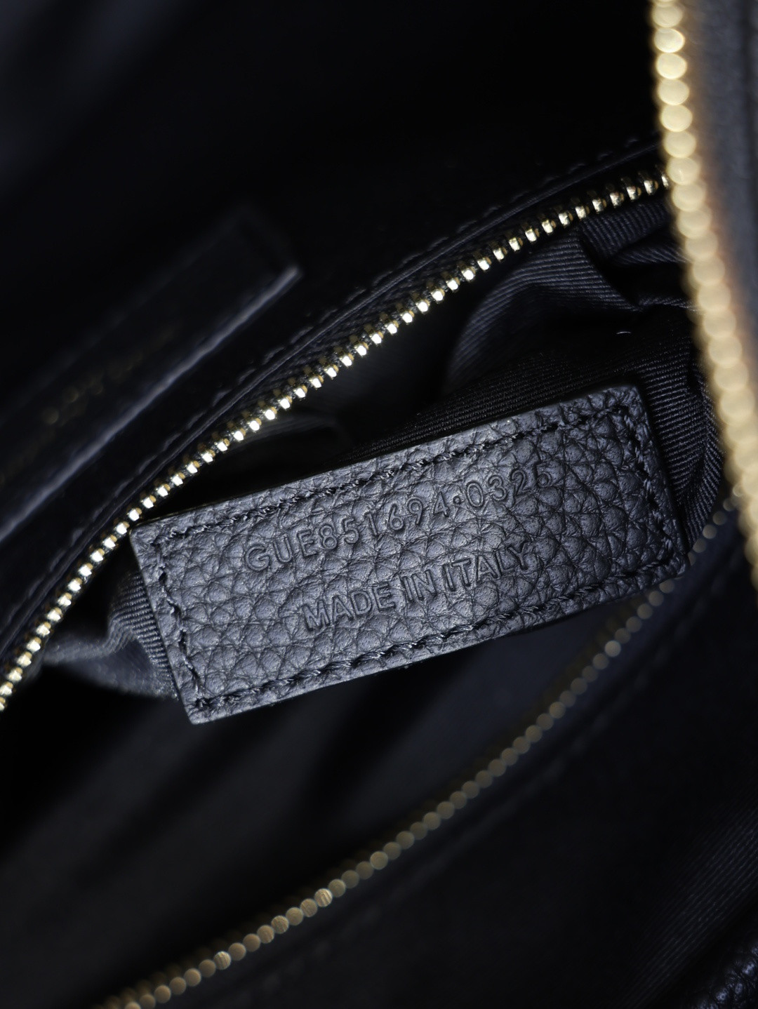 Y51 SAC DE JOUR Small Boston in Grained Leather 27x18x15cm