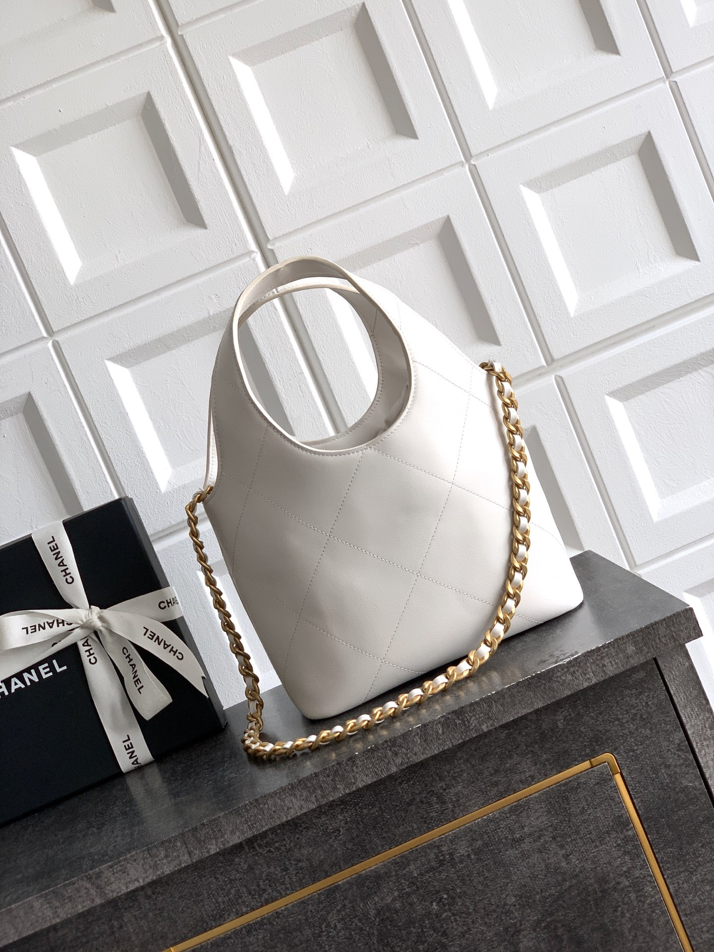 Ch**el 26P Handbag 22x21x17cm