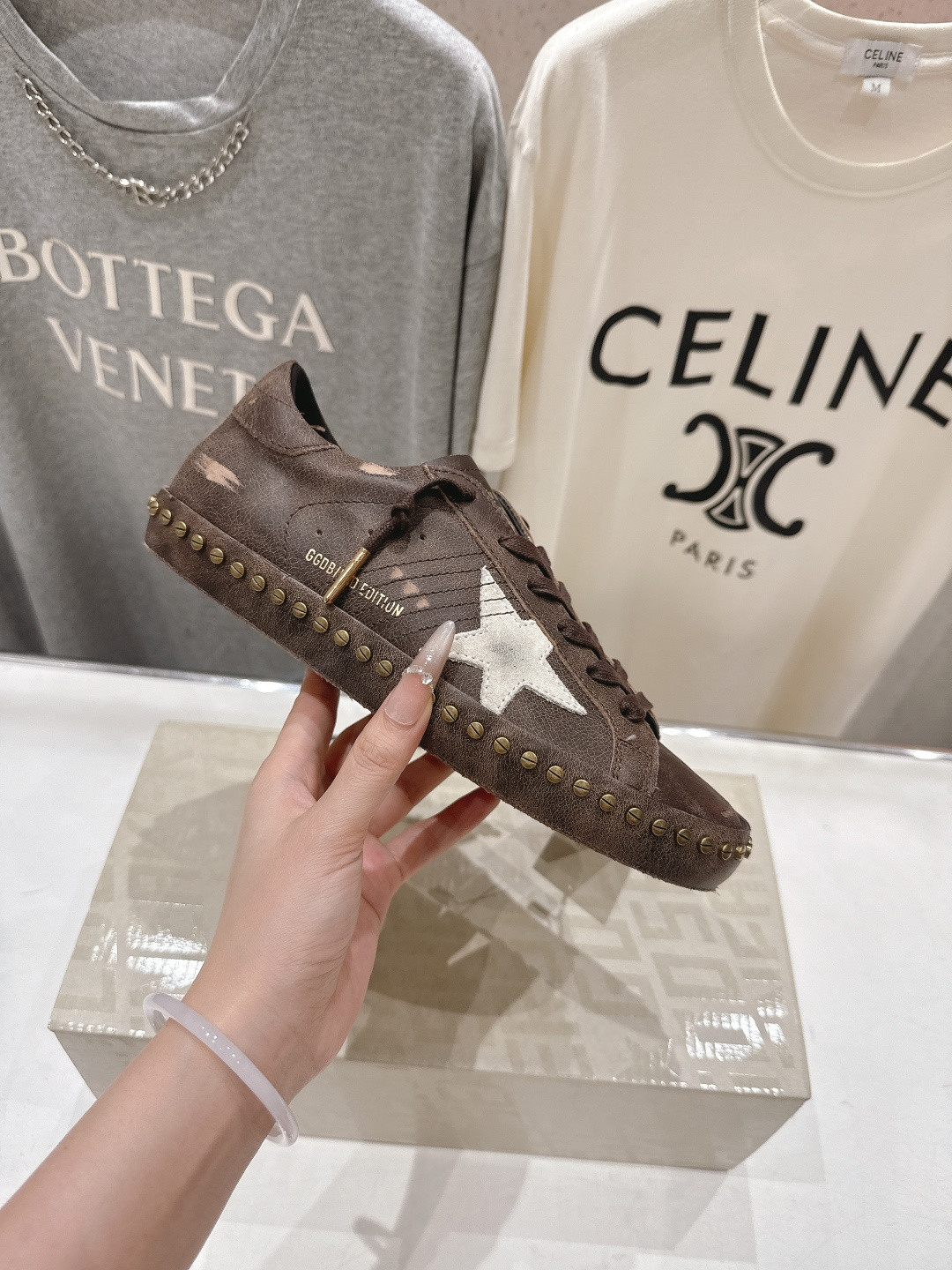 UA G01den G003e S*per-Star Sneakers
