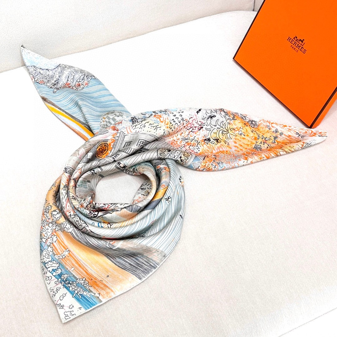 H**me5 silk scarf 88.5x88.5cm