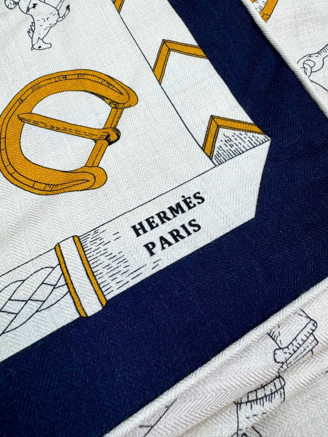 H**me5 scarf 135x135cm 70% cashmere 30% silk