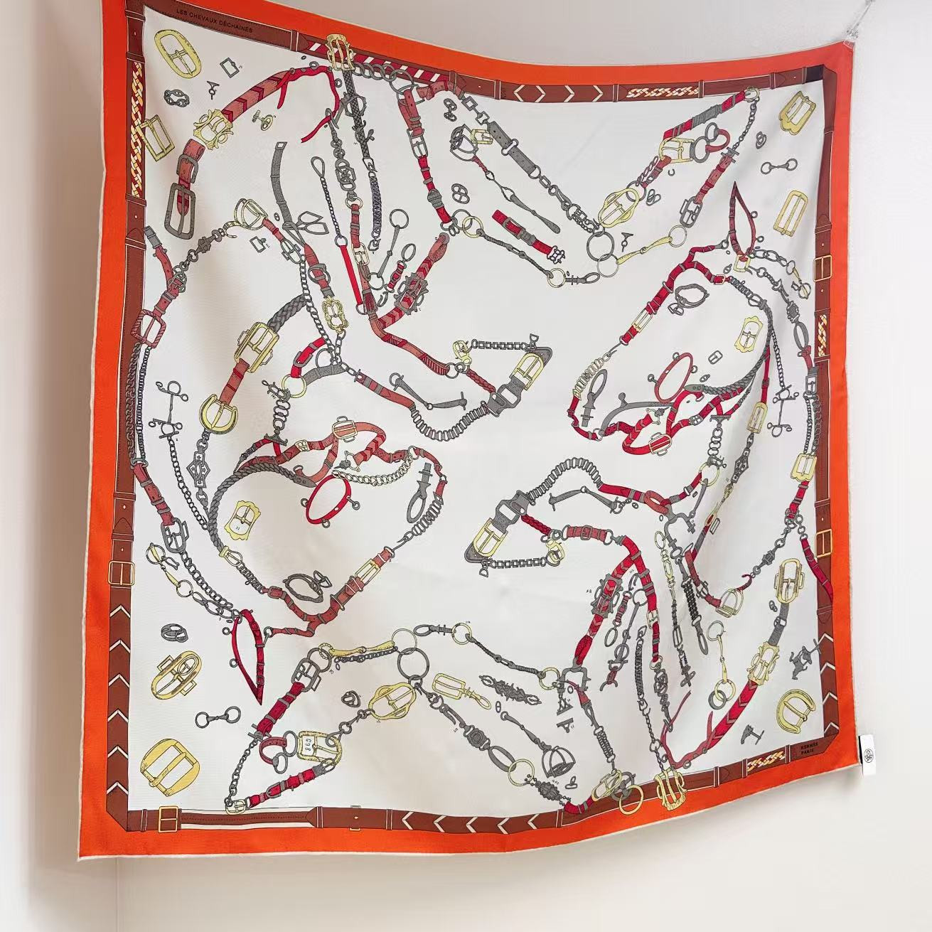 H**me5 scarf 88.5x88.5cm