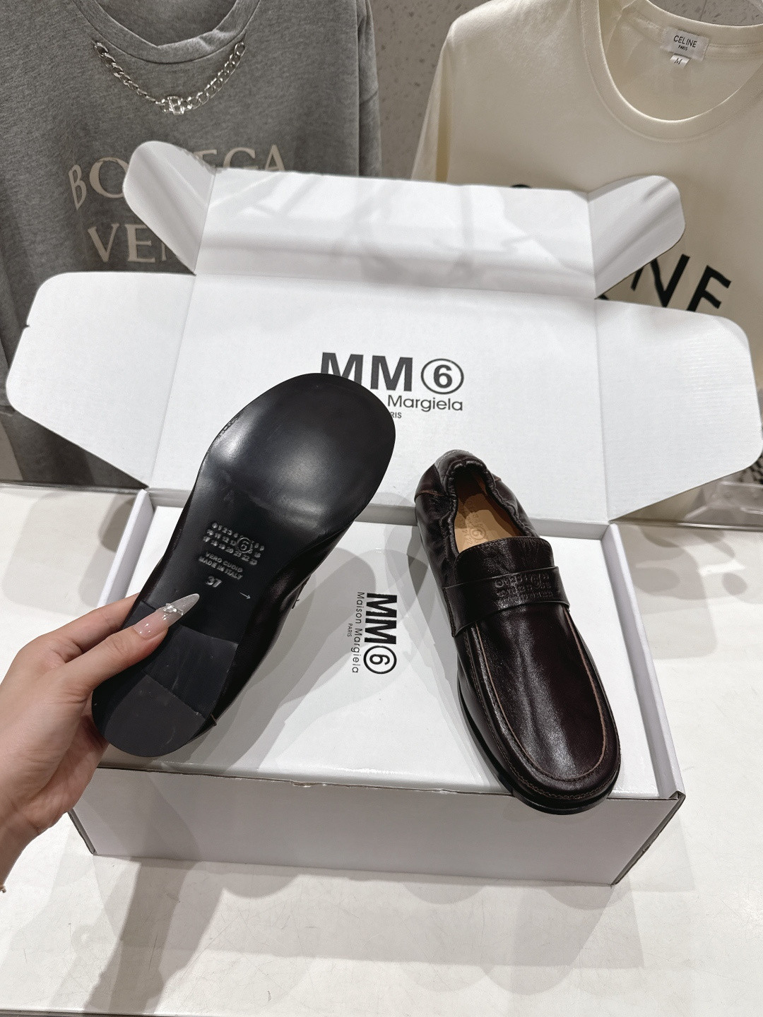 UA Ma1s0n Marg*e1a Swing-toe Leather Loafers