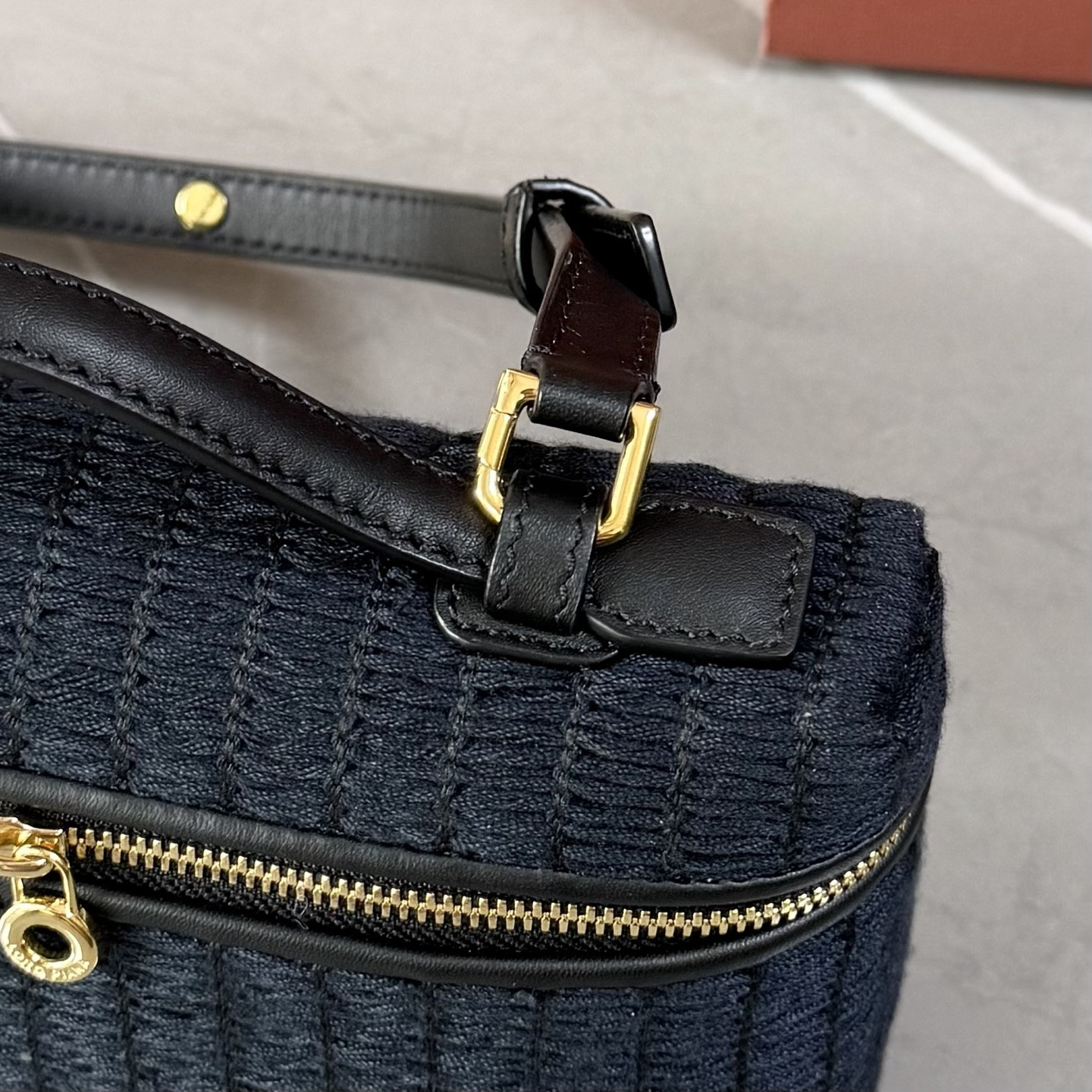 L0r0 P1ana Extra Pocket L19 Deep Blue 11 x 19 x 6.5 cm