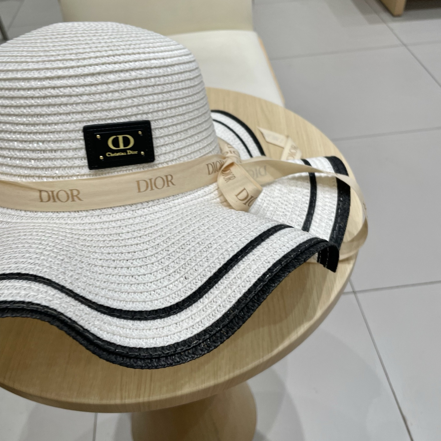 D10r Straw Hat 57cm Head Circumference