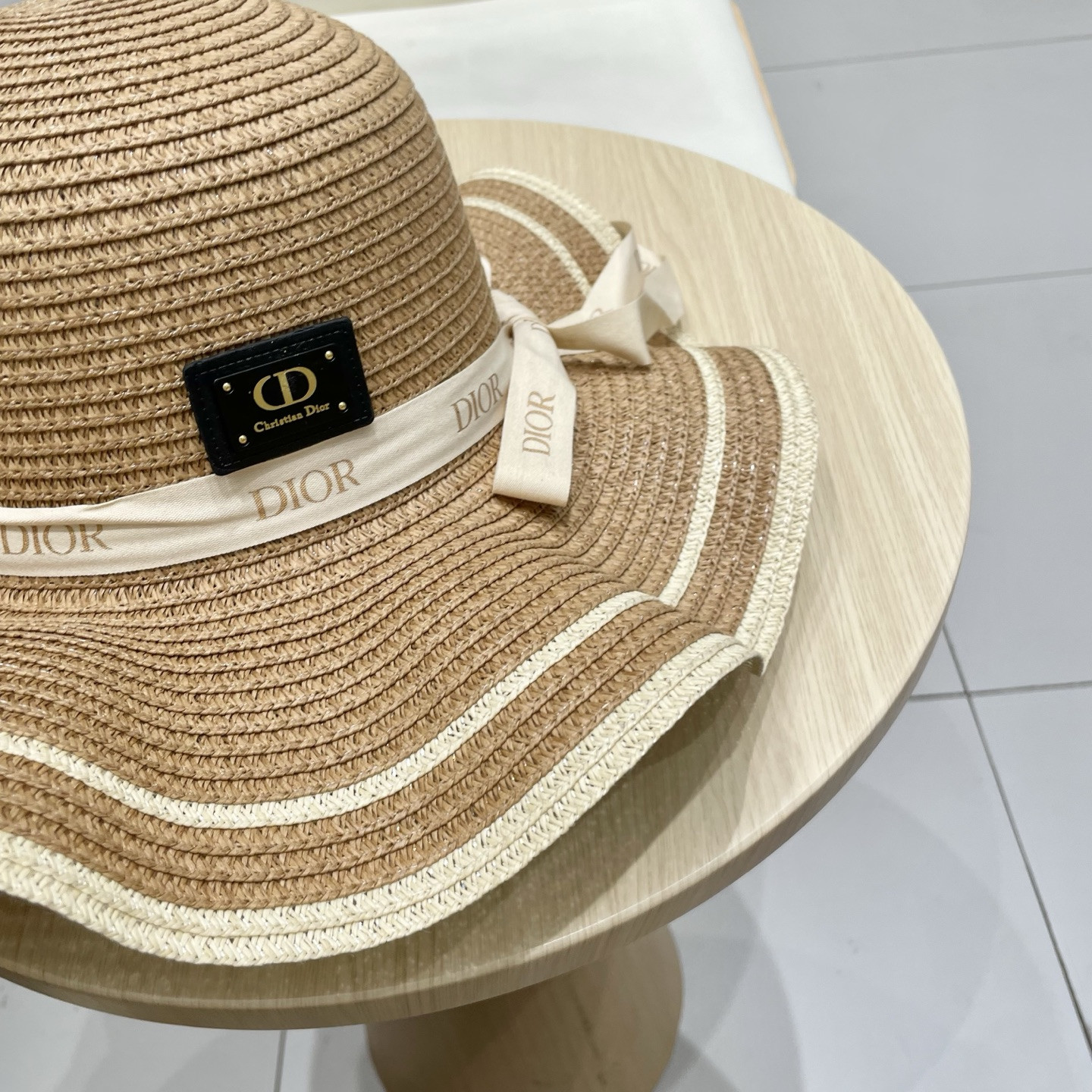 D10r Straw Hat 57cm Head Circumference