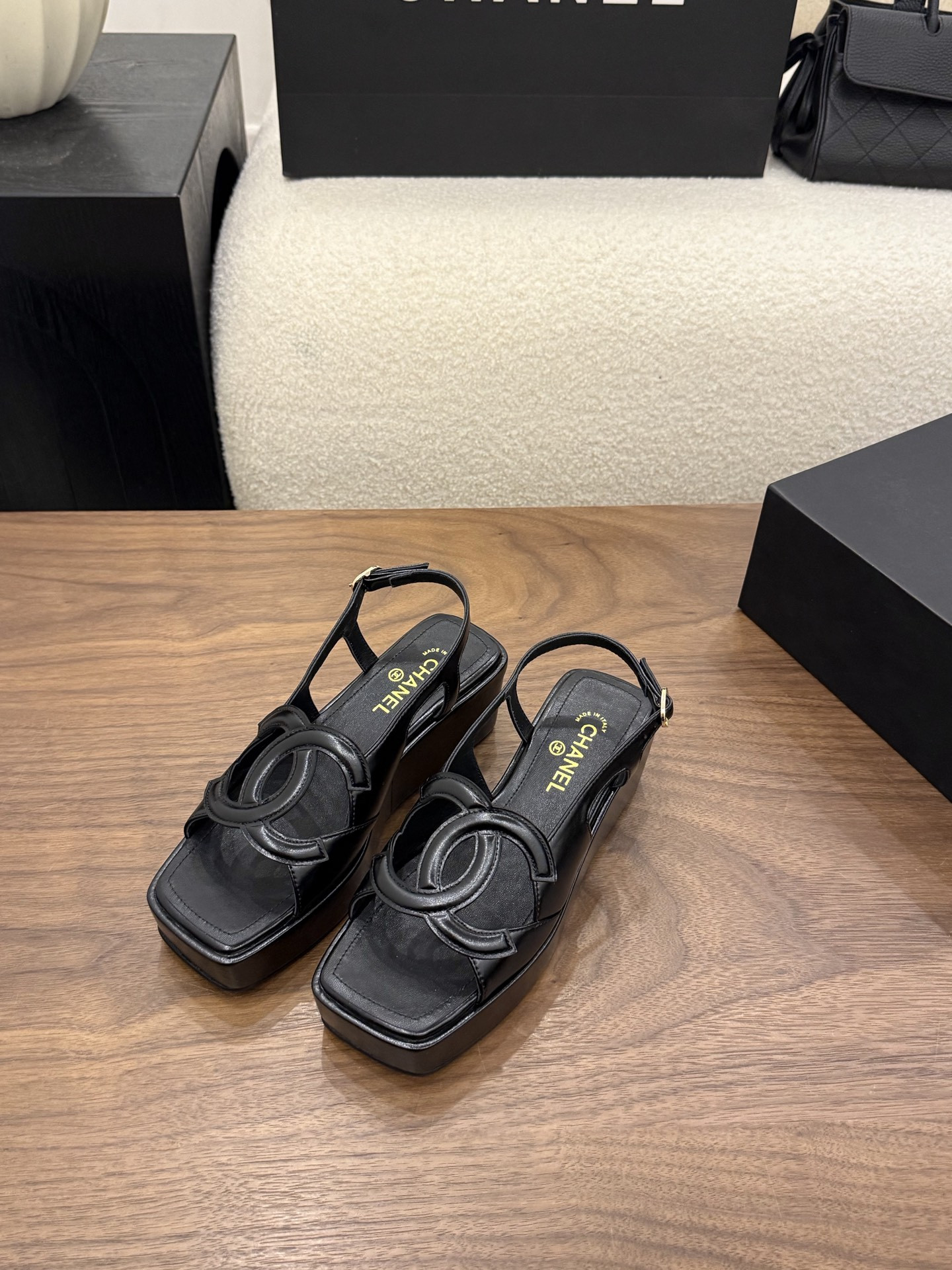UA Ch**el Sandals 5cm Heel
