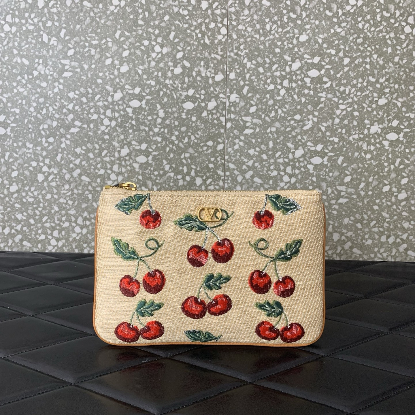 Va1e*ntin0 VLogo Signature Pouch In Jacquard Raffia With Cherryfic Pattern 24x16cm