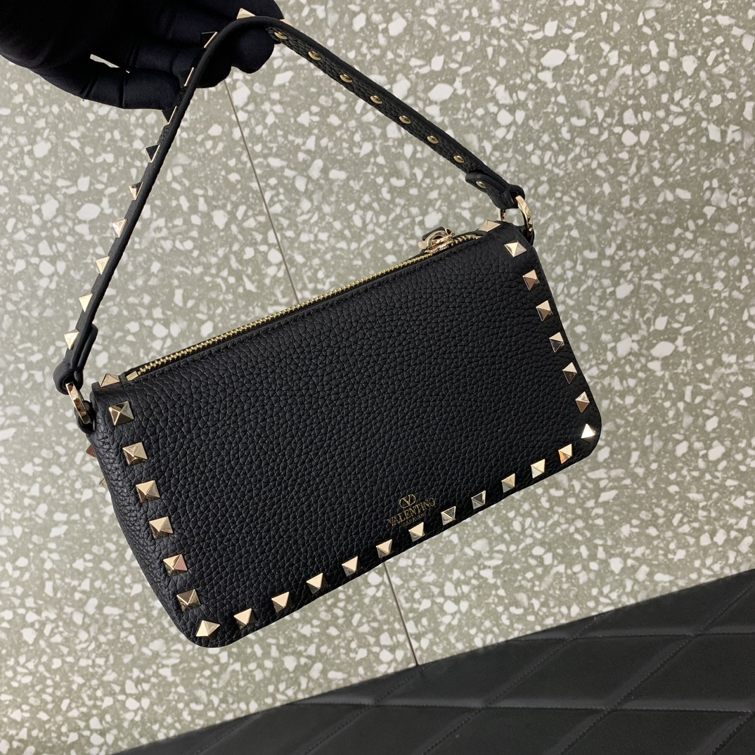 Va1e*ntin0 Garavani Rockstud Small Crossbody Bag 19x13x7cm