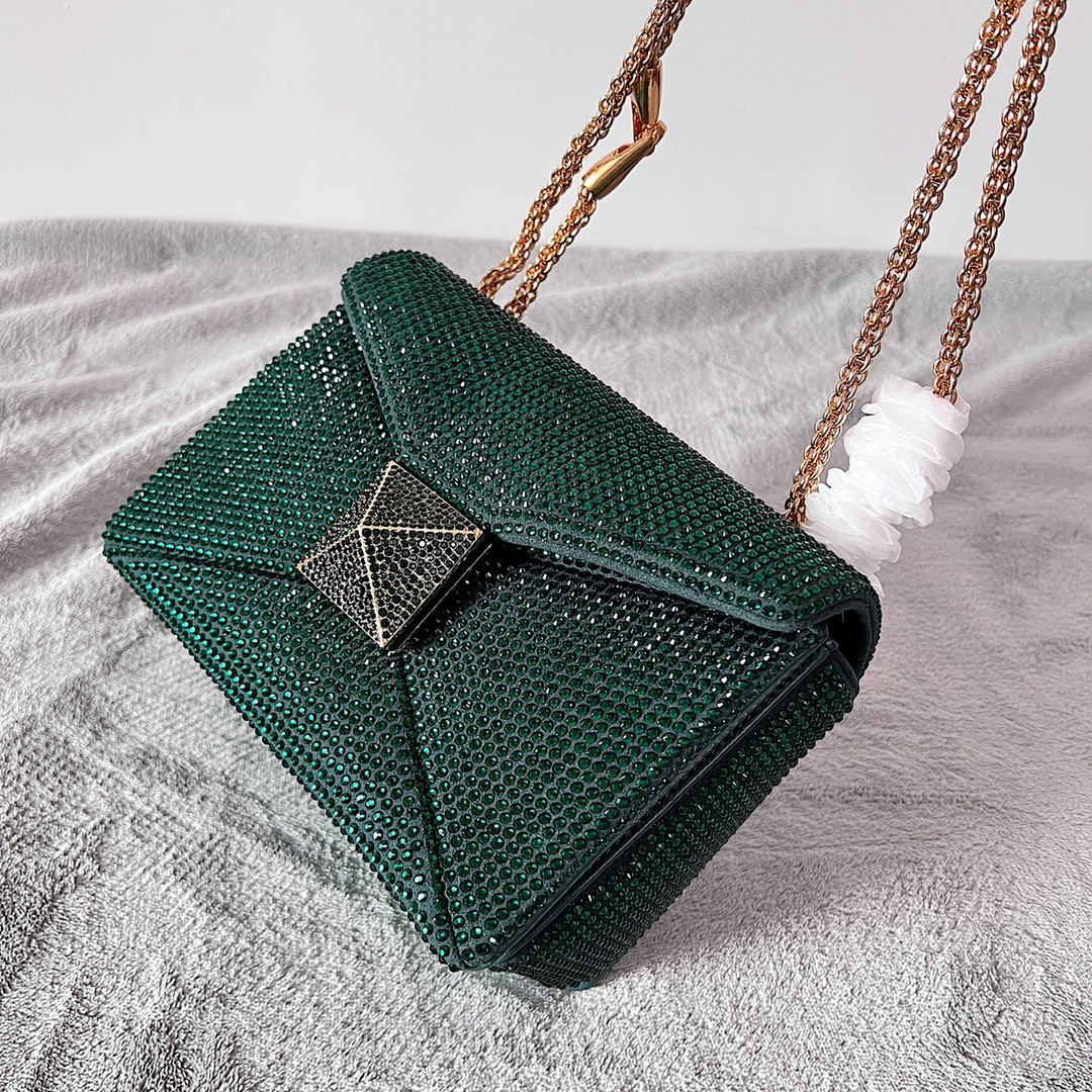 Va1e*ntin0 One Stud Bag 19x14x11cm
