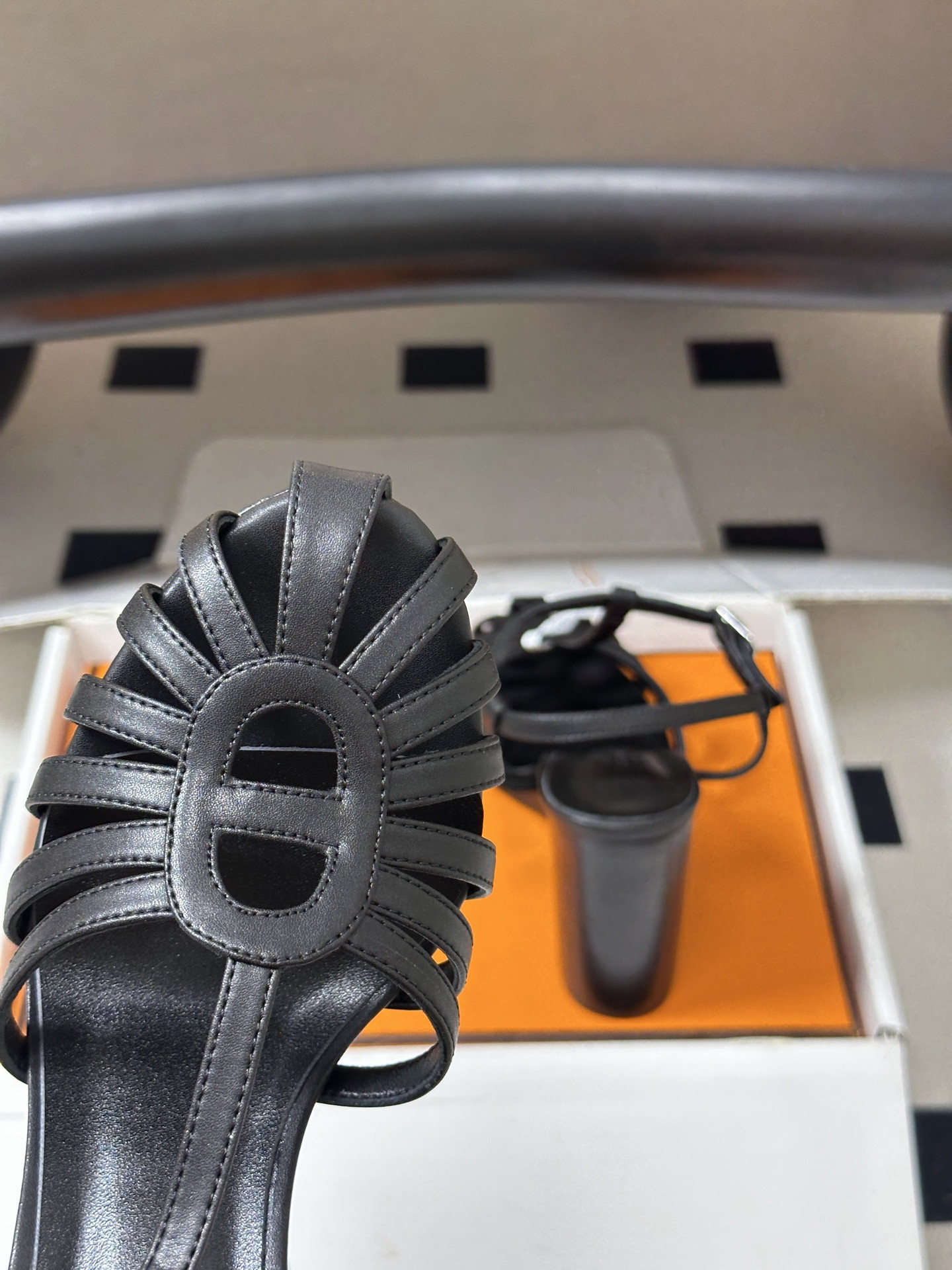 UA H**me5 Noa sandal 10.5cm Heel