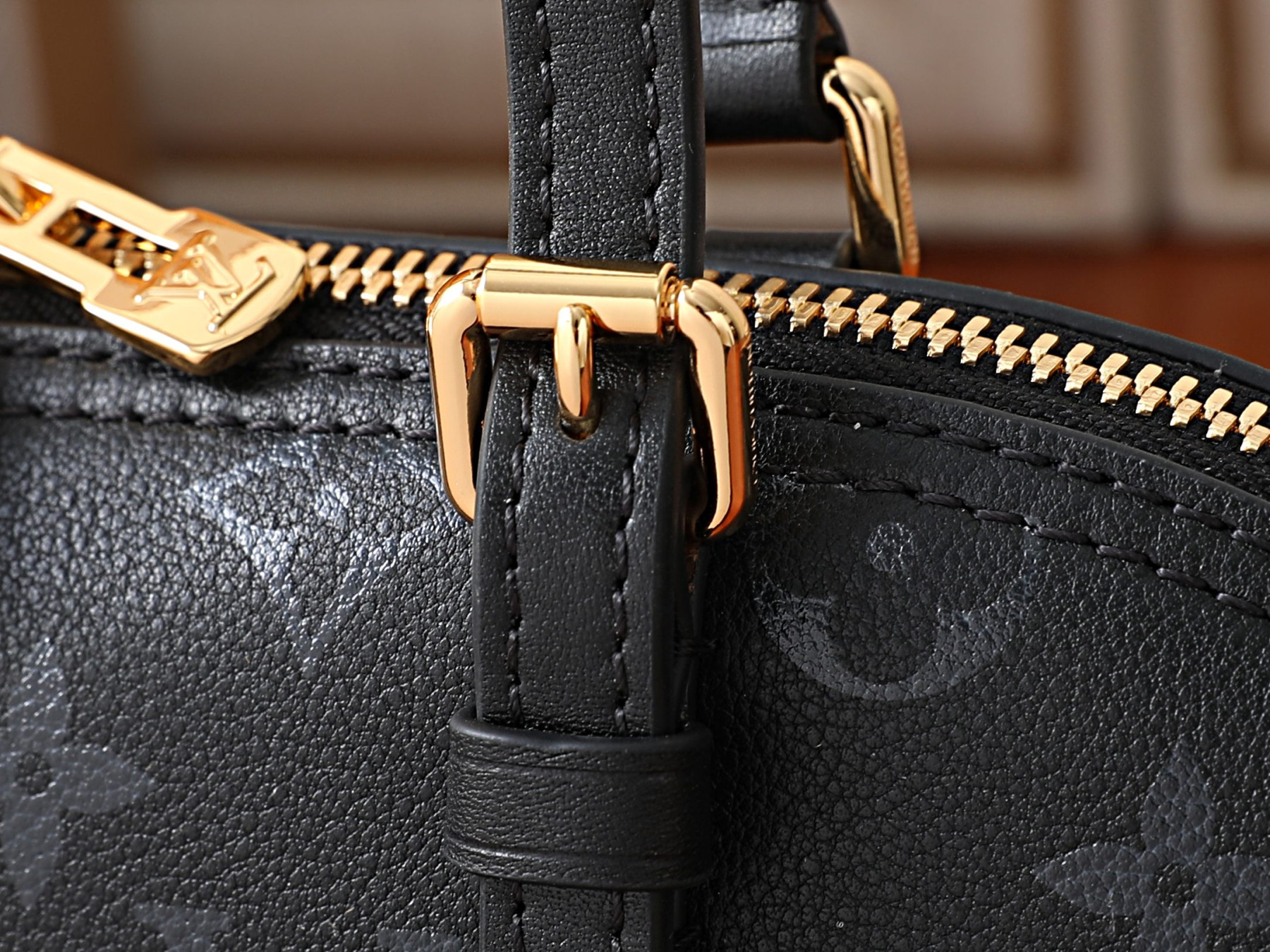 LV Squire East-West M3A167 29 x 14 x 8 cm