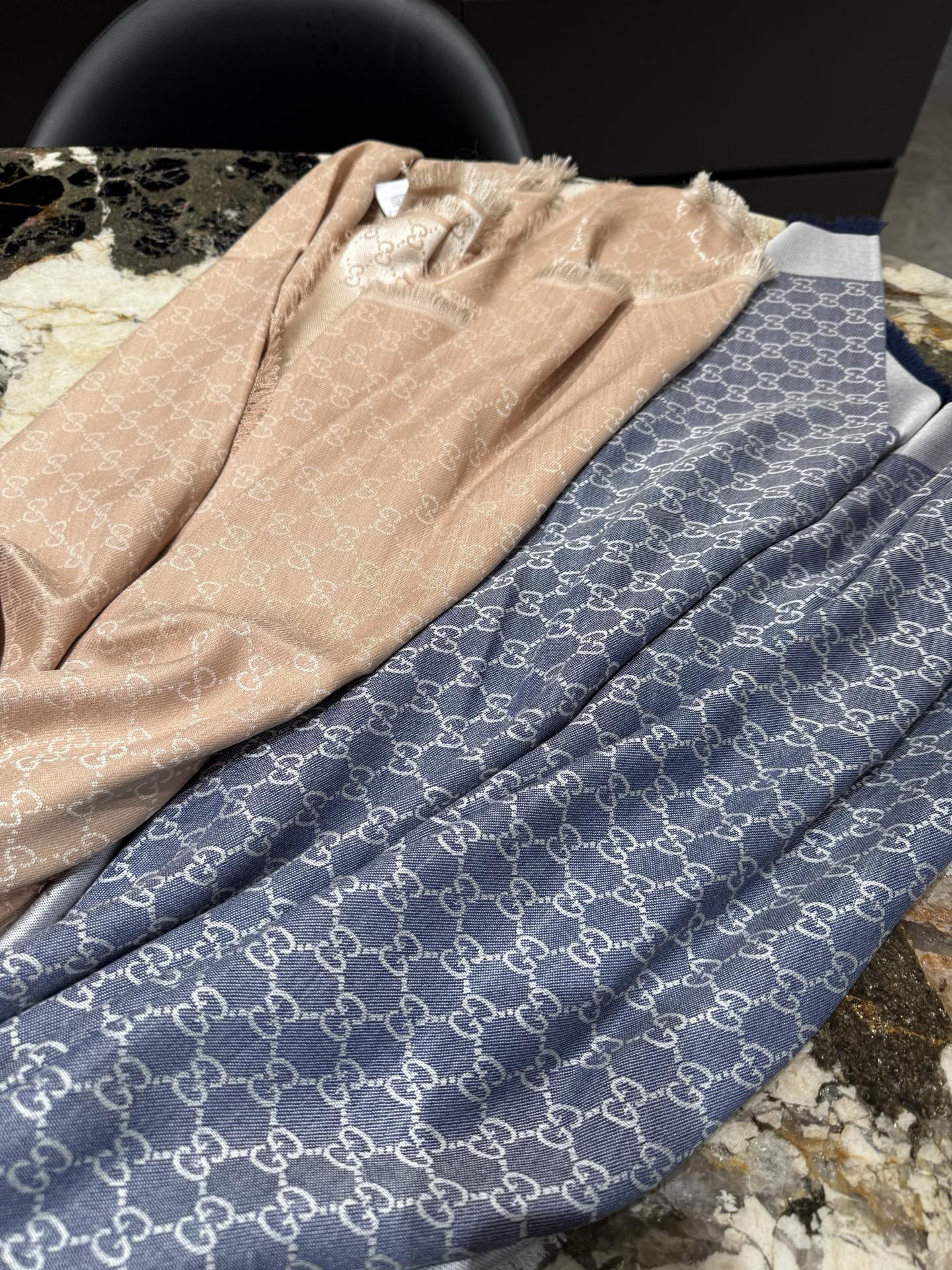 Gvc*1 scarf 140x140cm
