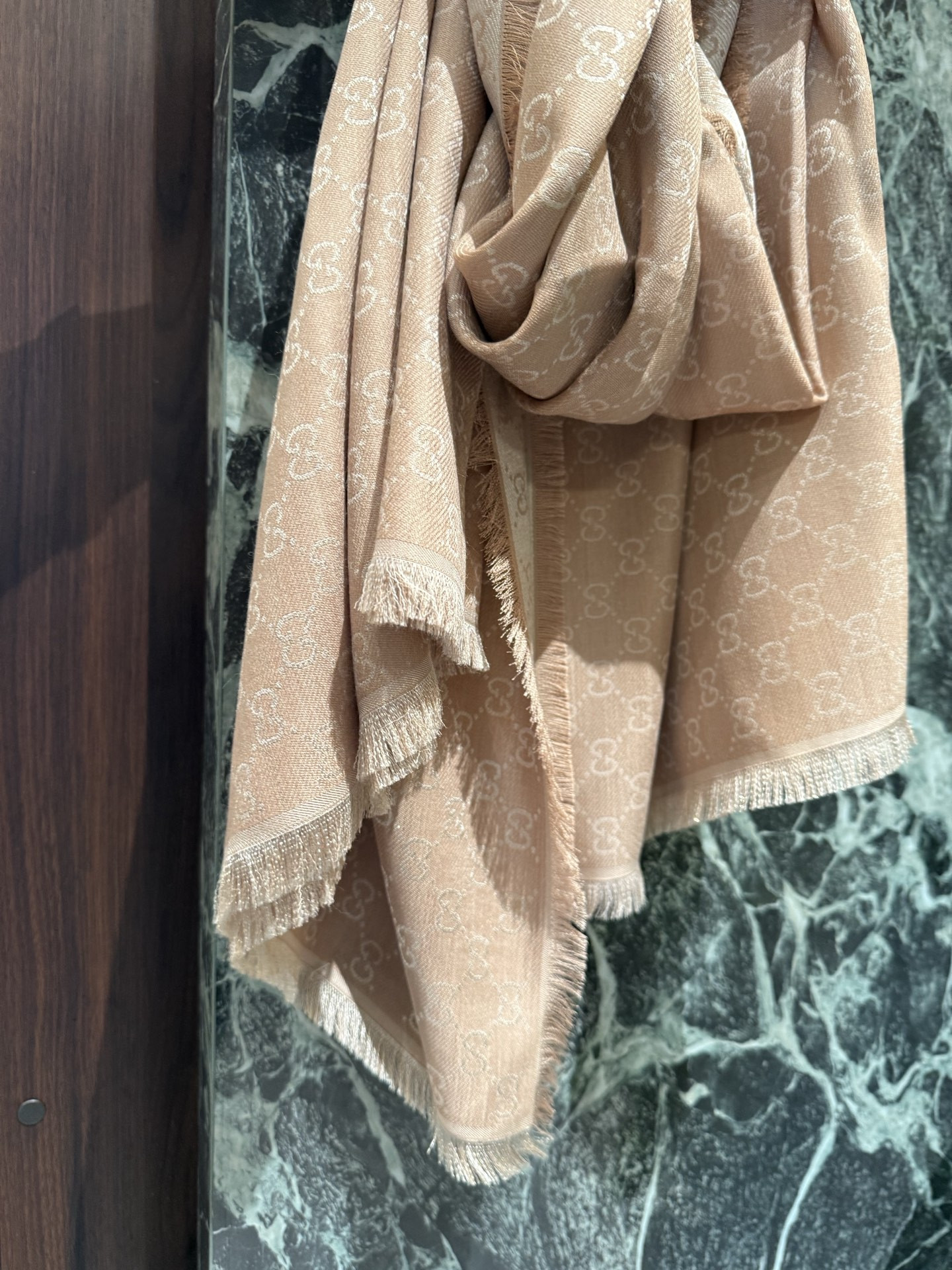 Gvc*1 scarf 140x140cm