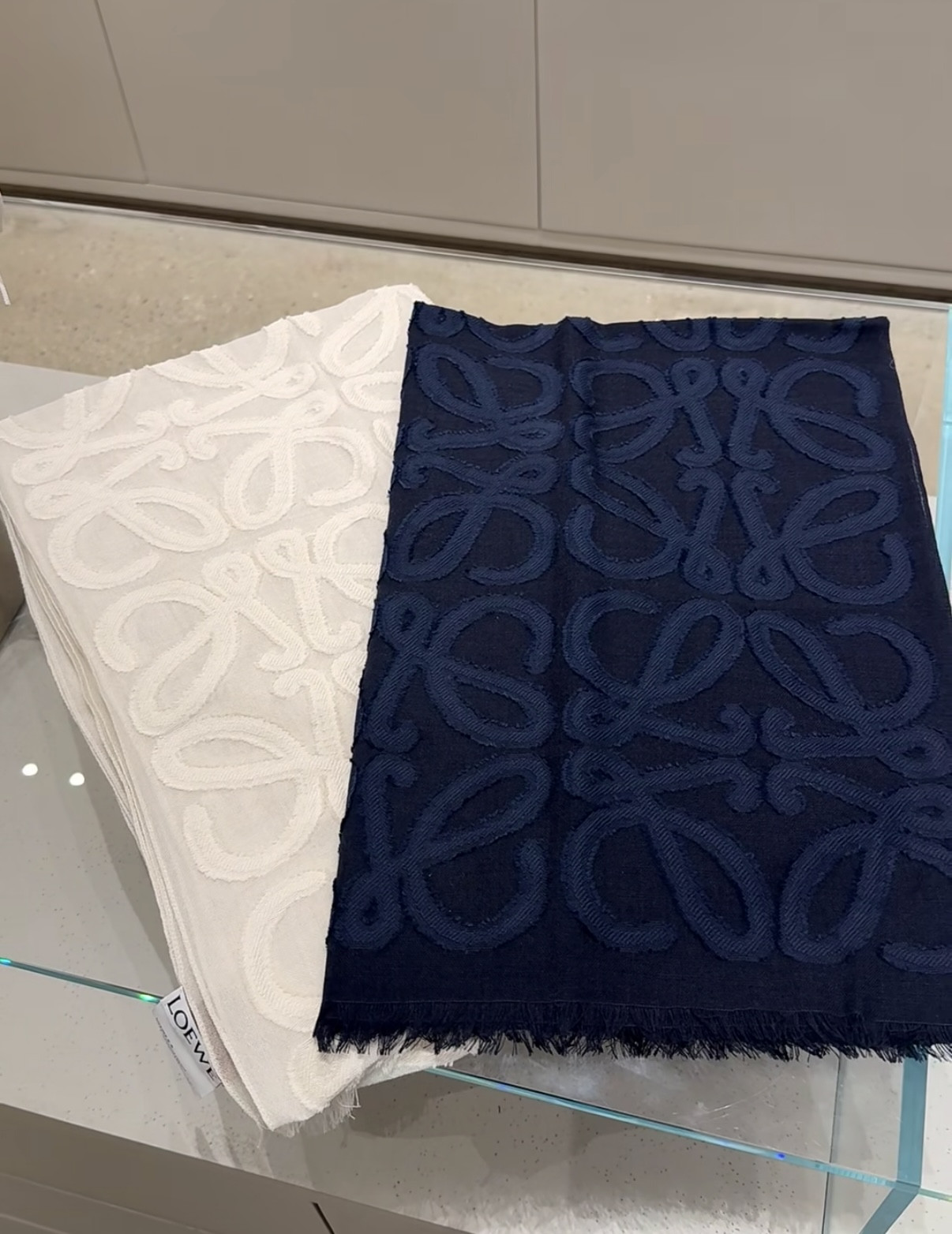 L0ew* scarf 60x180cm 42% Cotton,41% Wool,17% Mulberry Silk
