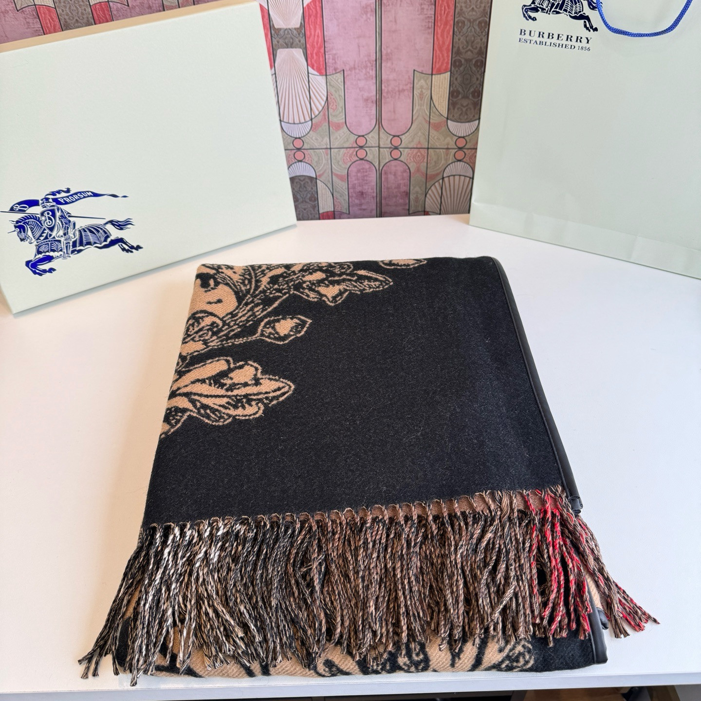 Bv*b*rry Shawl 140x140cm