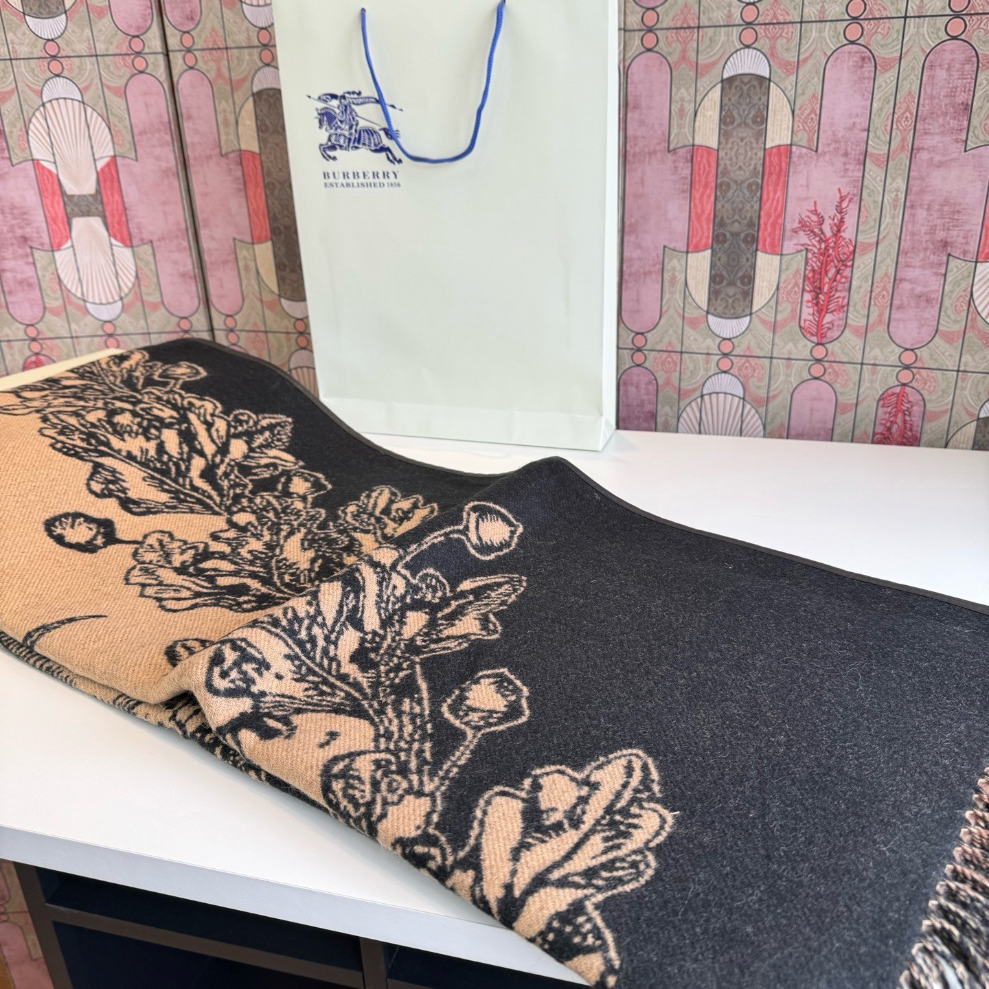 Bv*b*rry Shawl 140x140cm