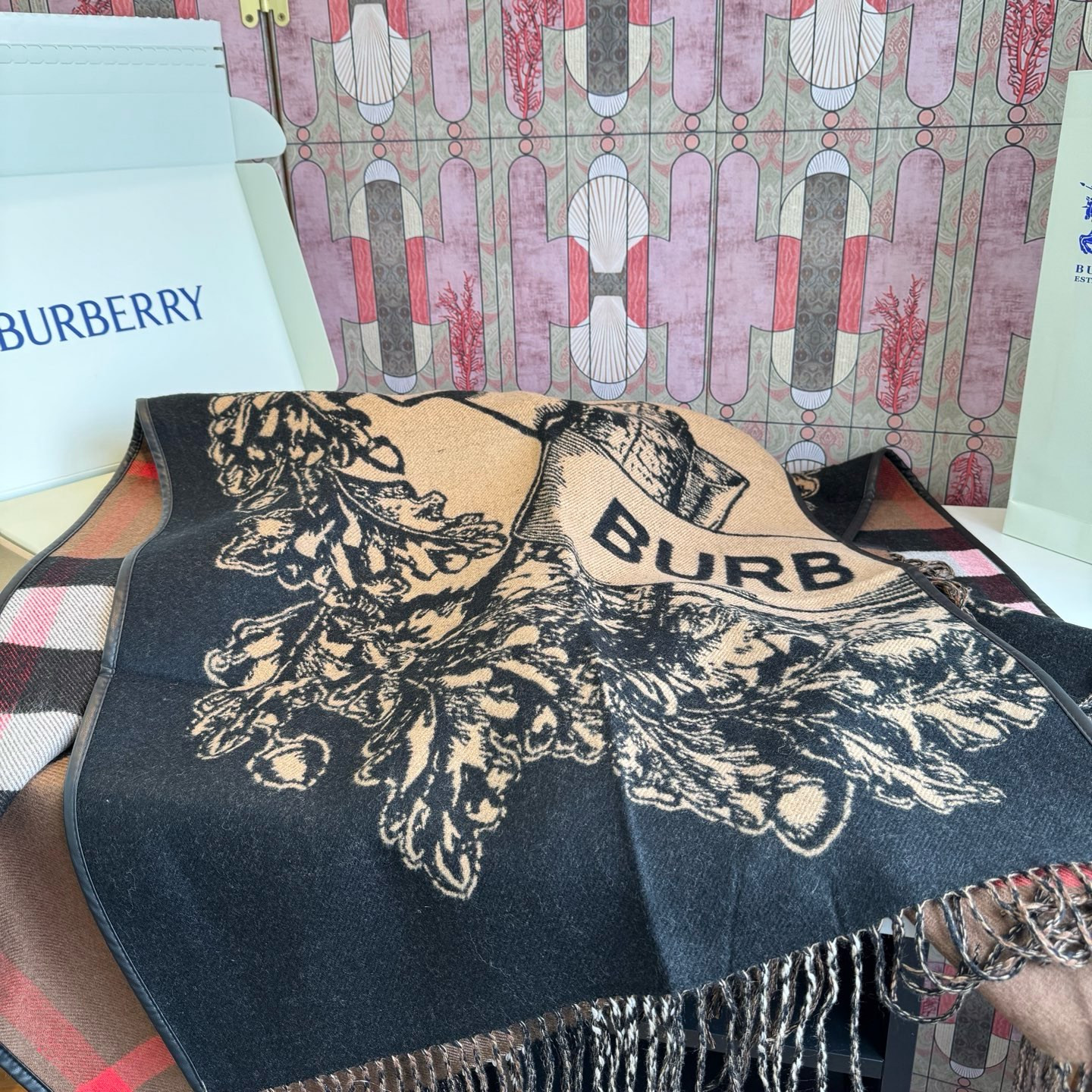 Bv*b*rry Shawl 140x140cm