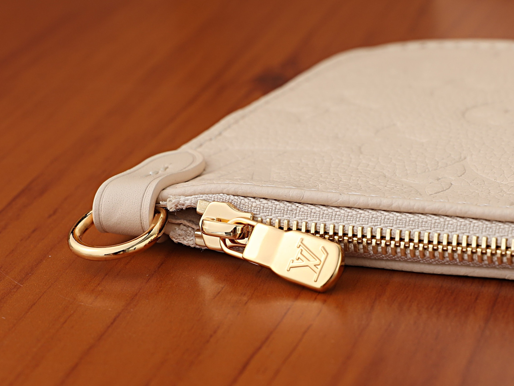 LV All In MM M2A030 21 x 24 x 16 cm