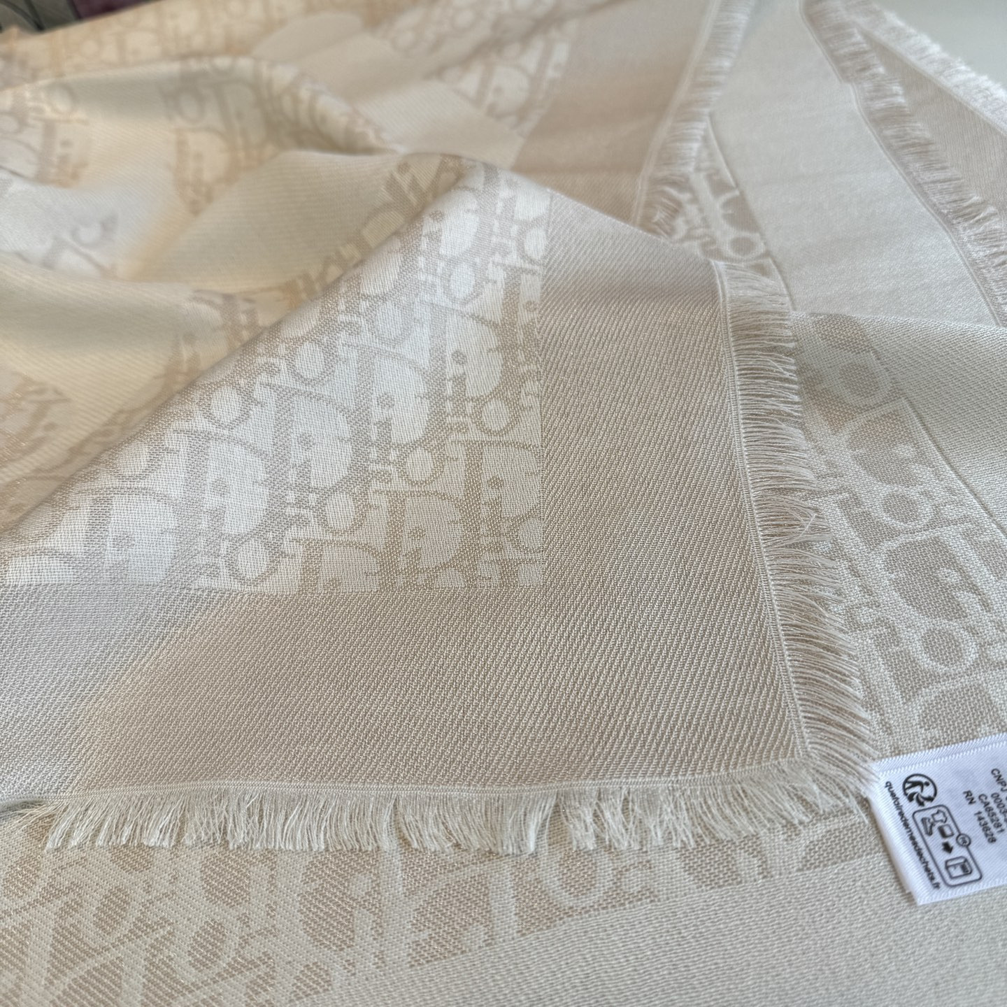 D10r shawl 140x140cm