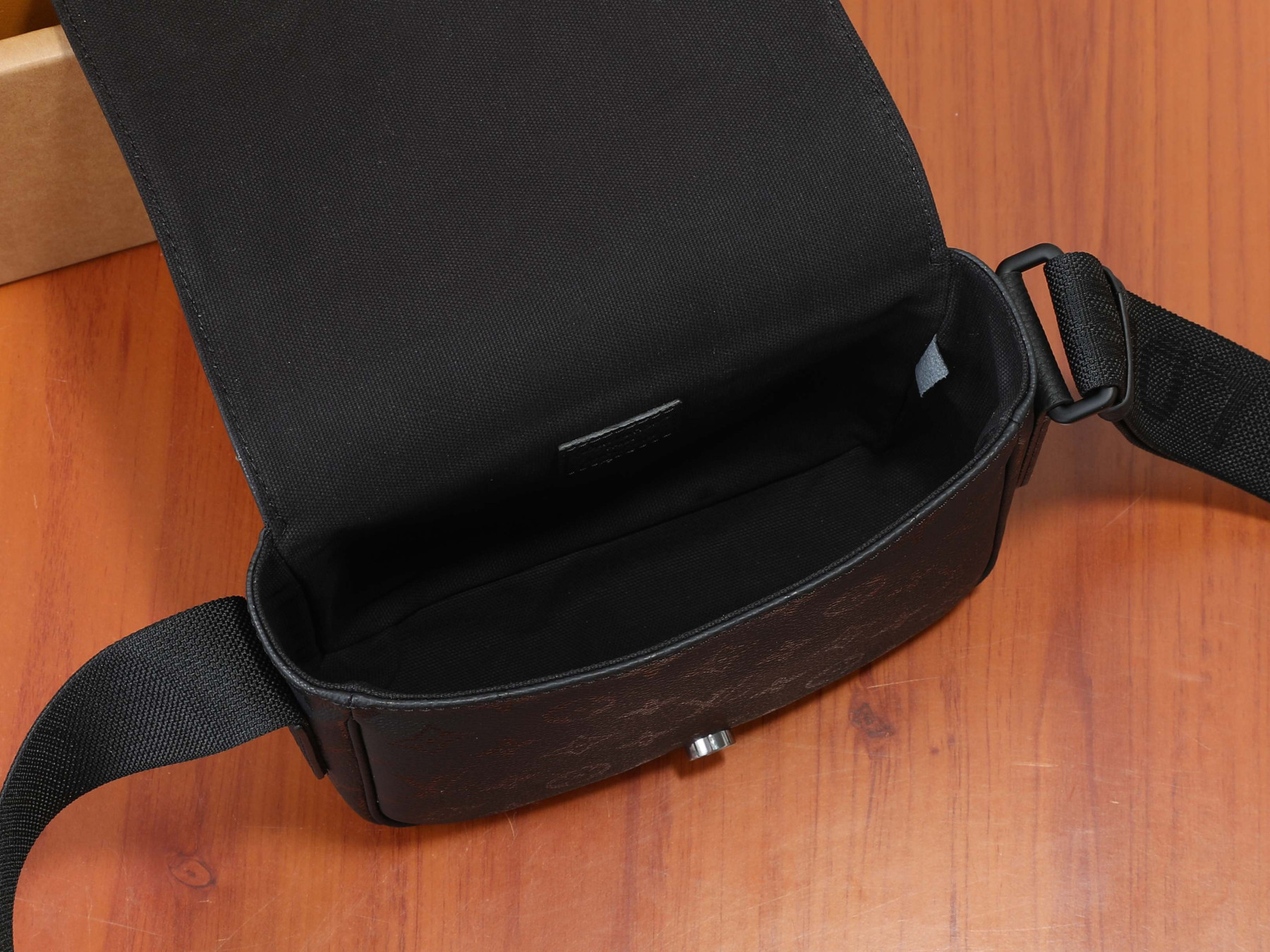LV Mini Bastille M3A597 15 x 24 x 6.5 cm