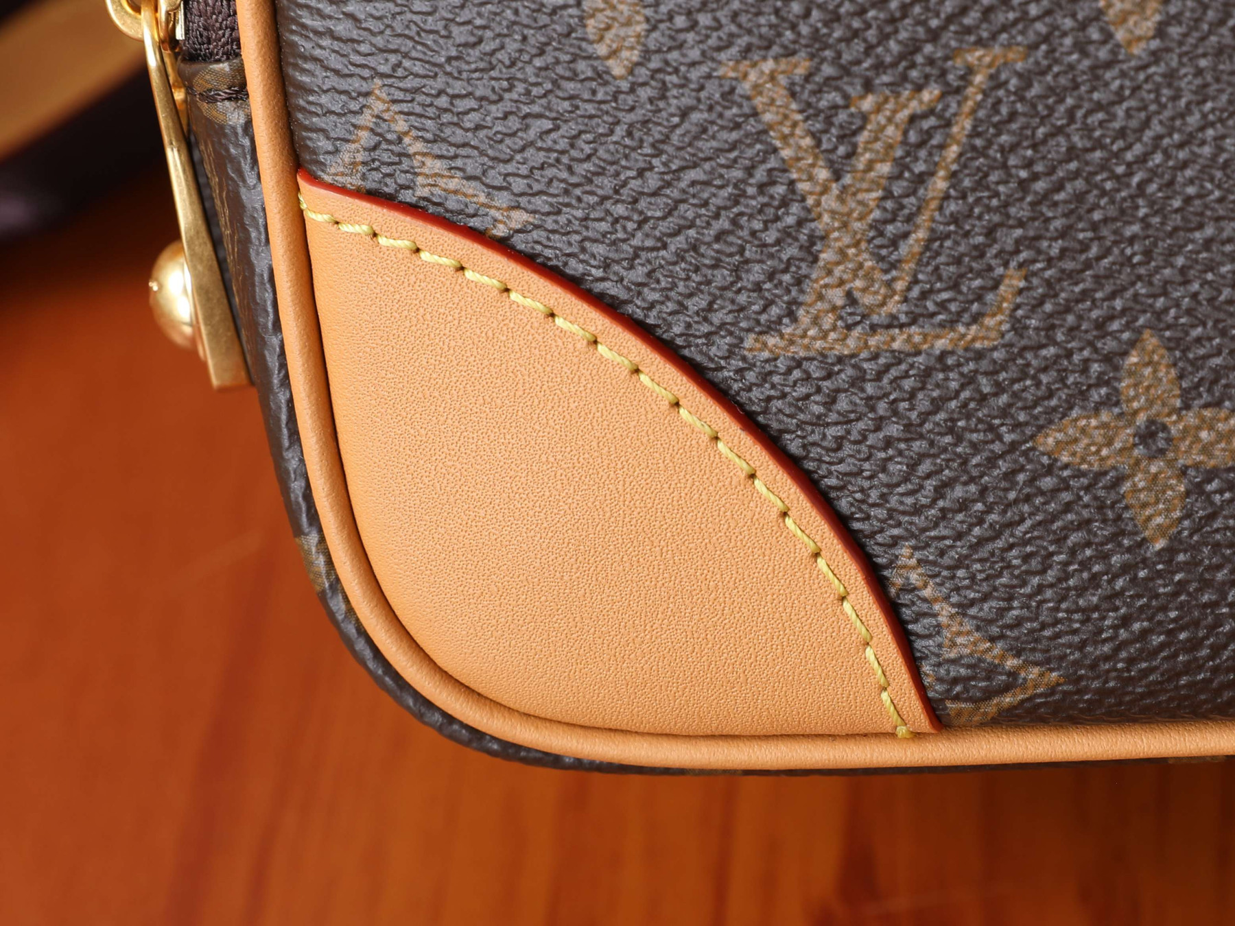 LV Discovery Cargo Backpack M25979 30 x 39 x 19 cm