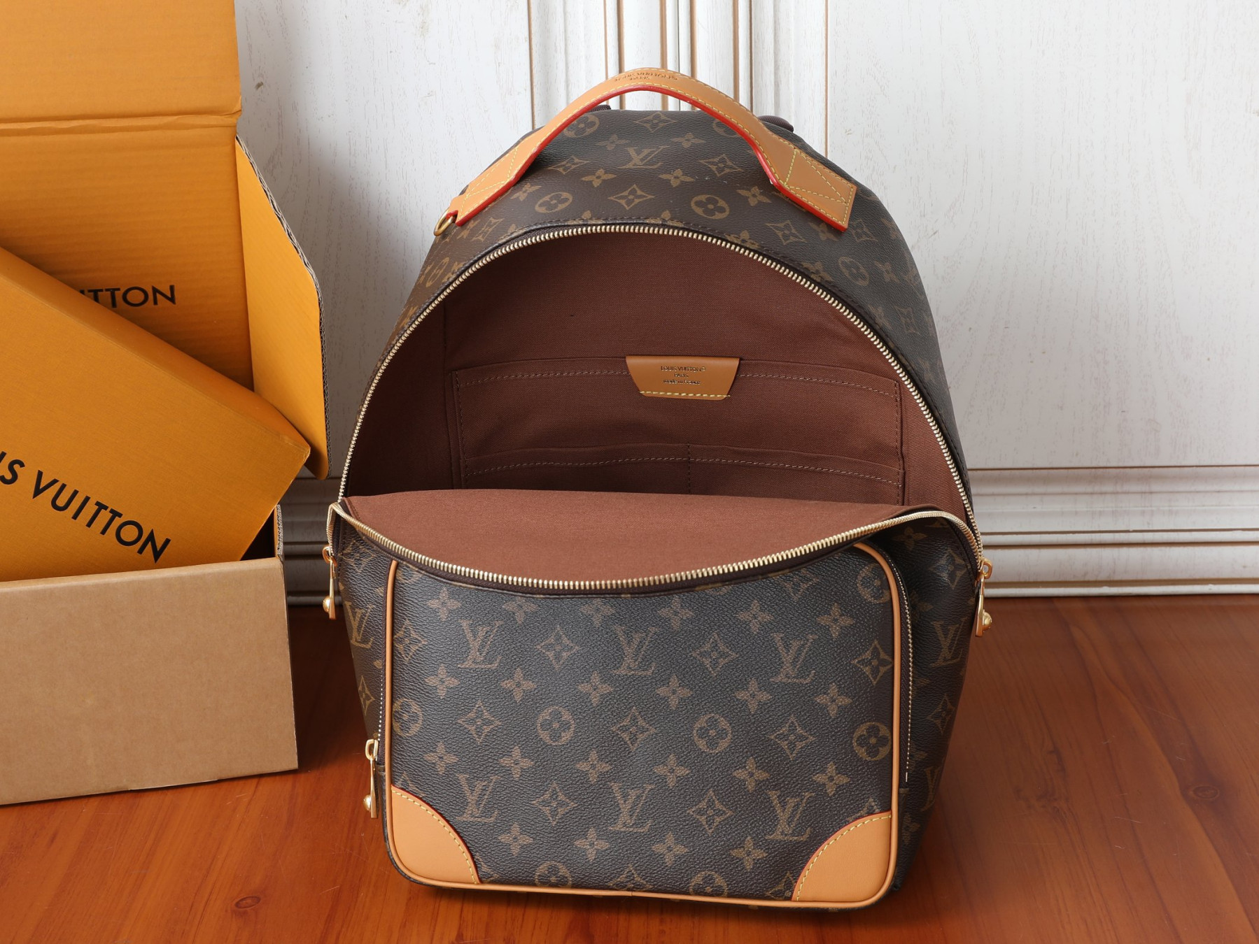 LV Discovery Cargo Backpack M25979 30 x 39 x 19 cm