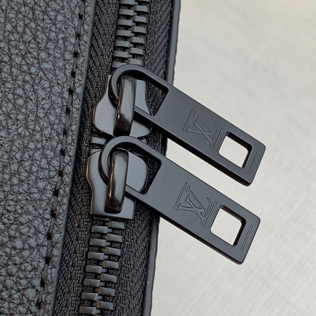 LV ALPHA WEARABLE WALLET M59161